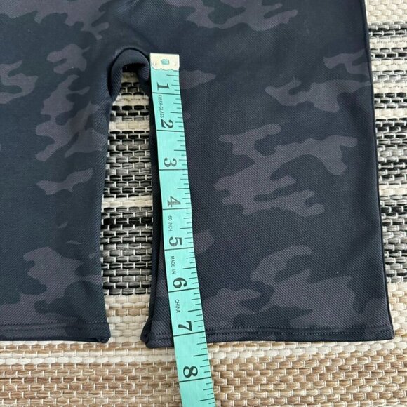 Spanx Look At Me Now Women's Bike Short in Black Camo Pull On Size Medium - Picture 10 of 11